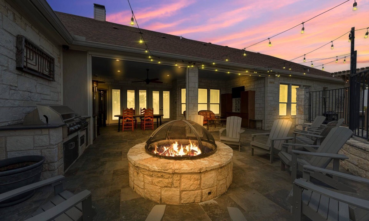 Lorena House | New Epic House-pool-theatre-hot Tub-game Room