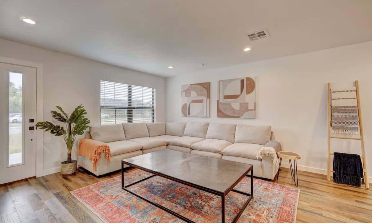 Central Oklahoma City House | New House Near Integris Medical & Lake Hefner