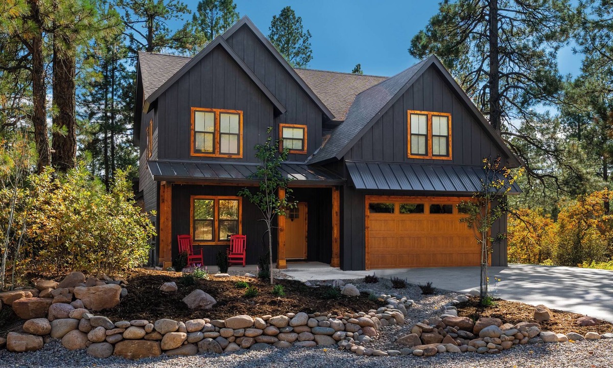 Edgemont Ranch House | New Luxury Durango Home, Hot Tub, Firepit, Sleeps 12, Great Location