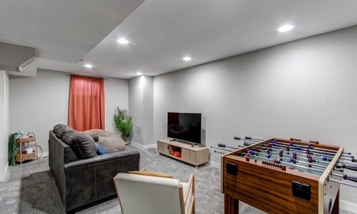 Northglenn House | NEW! Movies, Games, and Backyard Hangs, 4 Bedrooms