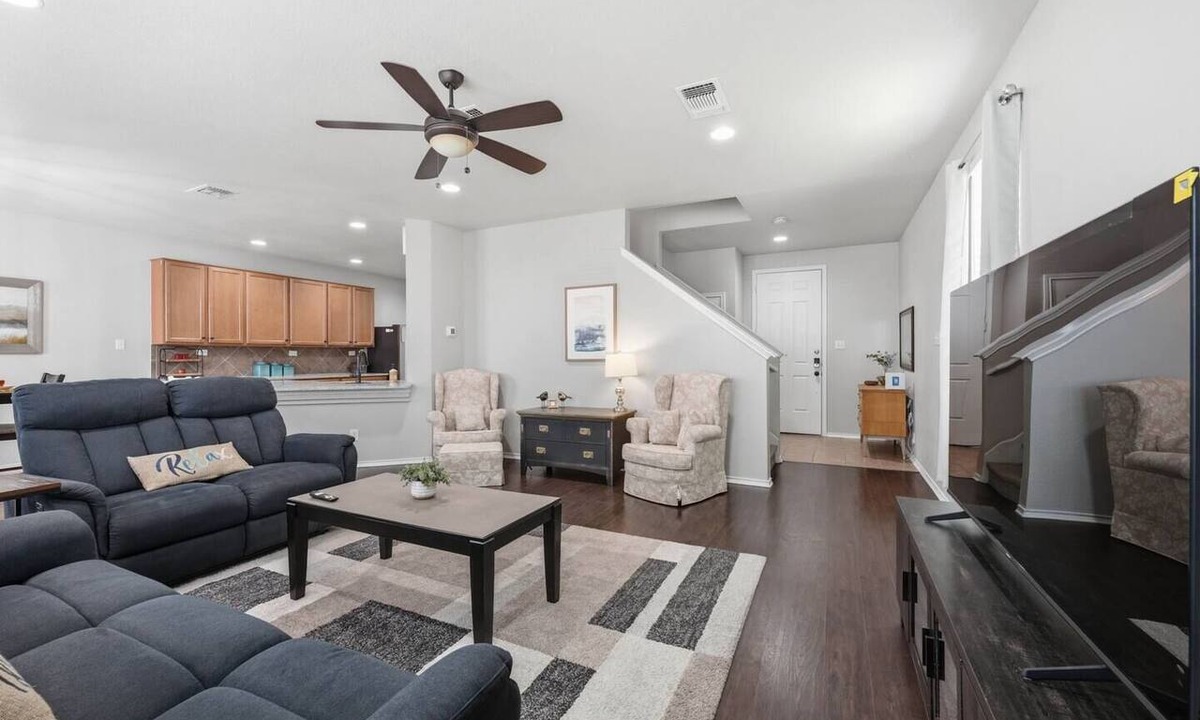 San Antonio House | NEW! Spacious 3BR Home for Extended Stays