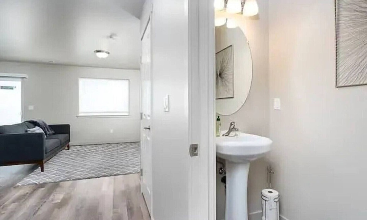 Kennewick House | New Townhouse! Private Yard & Garage 3/2.5 #5748