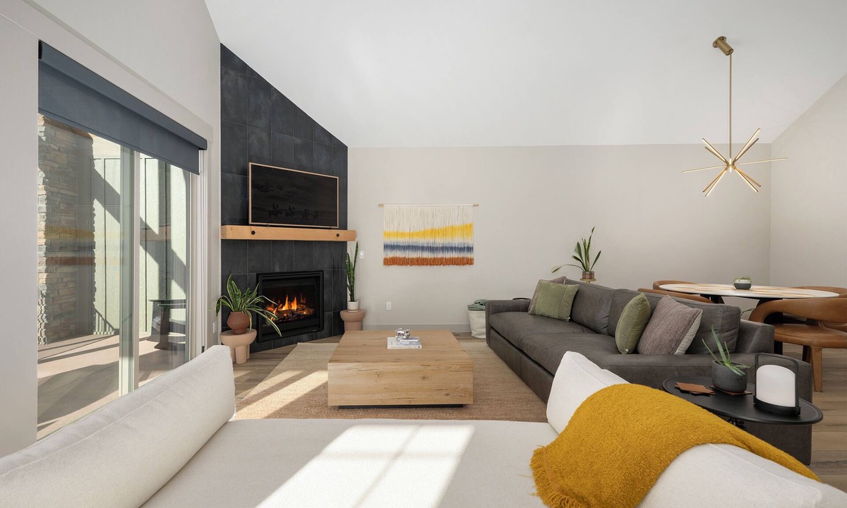 Grand Elk Ranch House | newly constructed 3 bedroom, vaulted ceilings, private deck with views