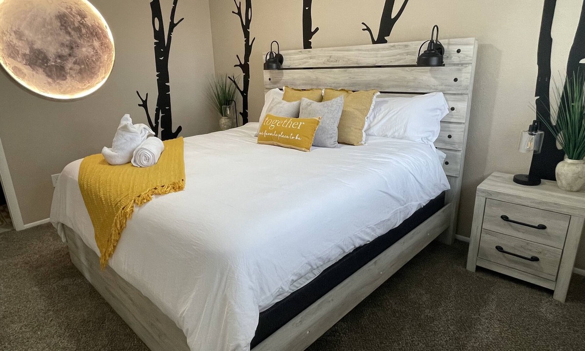 Arvada Plaza Area House | Newly Renovated Home with all new furniture
