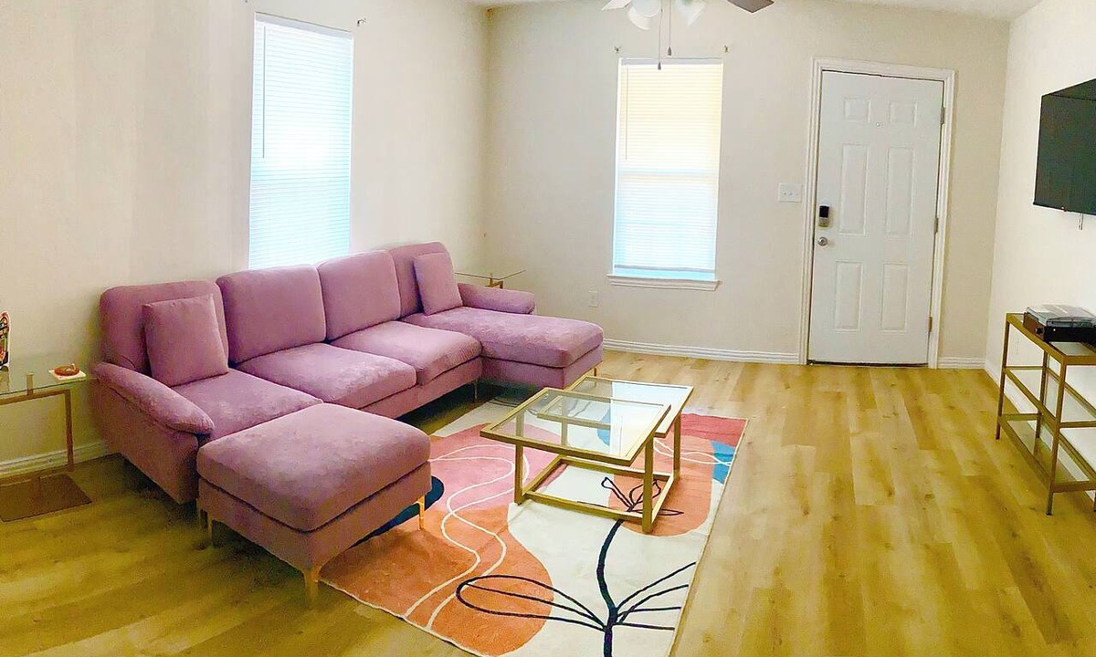 Wichita Falls House | Nostalgic Getaway