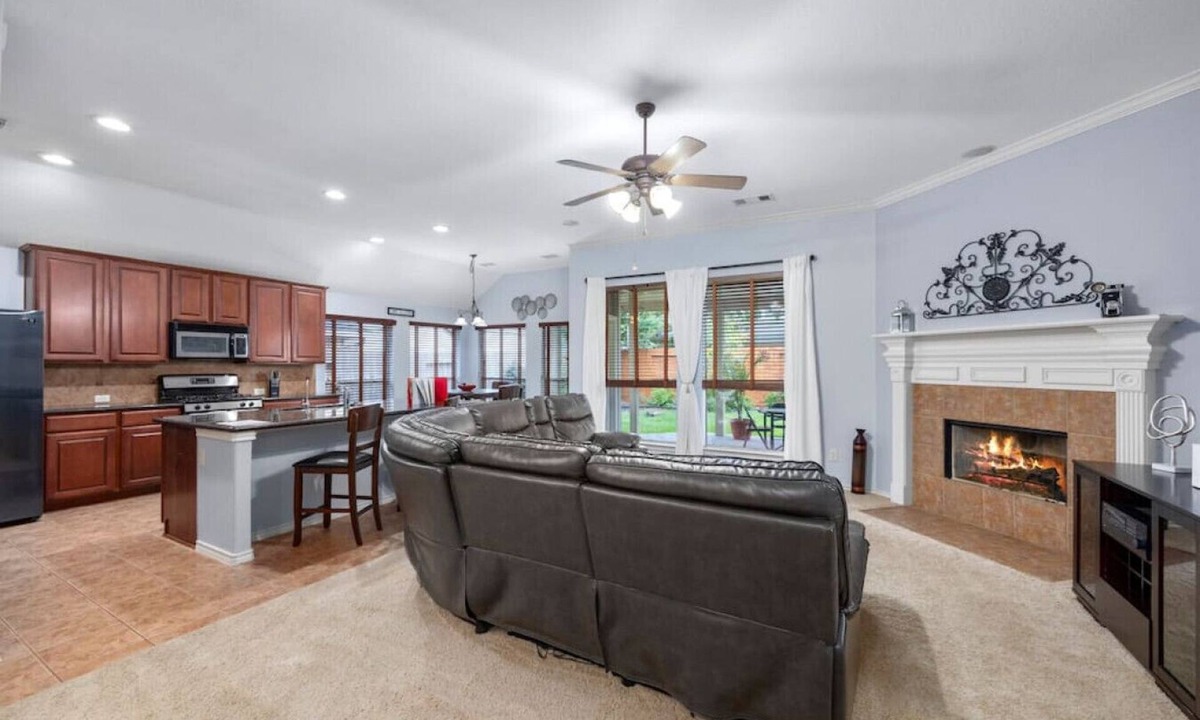 Houston House | NW Houston 4BR Sleeps 9 | Single-Story, Foosball, Covered Patio, Fenced Yard
