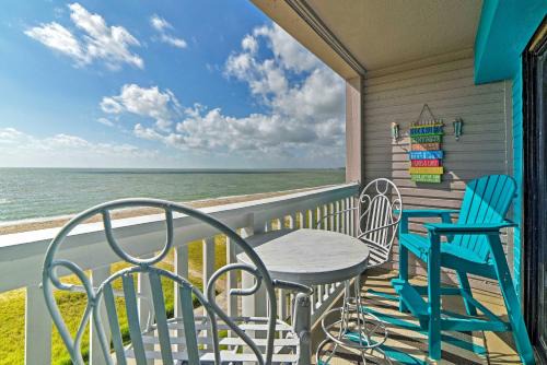 North Beach House | Oceanfront Corpus Christi Condo: Resort Perks!