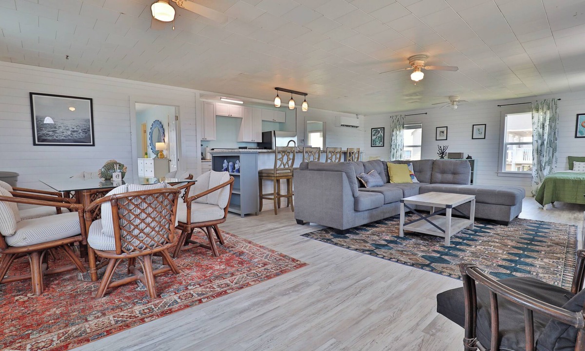 San Luis Beach House | Open plan house w/close Beach Access & both Ocean & Bay Views