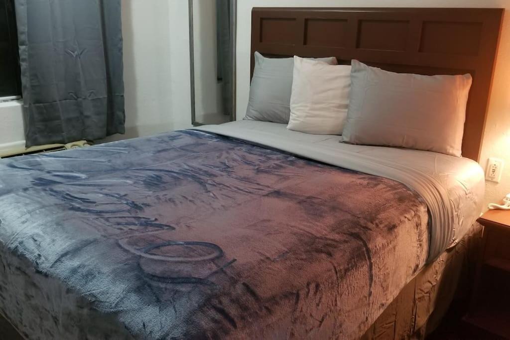 Stillwater Apartment | OSU 2 Queen Beds Hotel Room 232 Booking