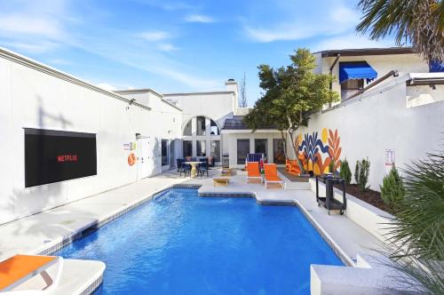 Medical Center District House | Outdoor Oasis - Poolside Movie Nights - Sleeps 16