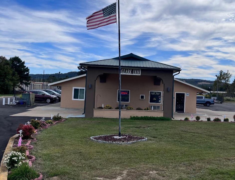 Mena Hotel | Ozark Inn
