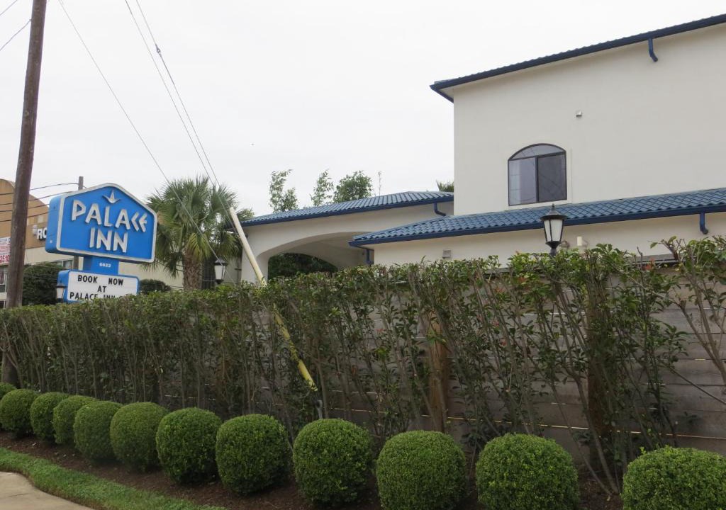 Sharpstown Hotel | Palace Inn Blue Harwin