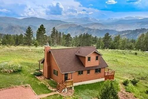 Glacier View Meadows House | Panoramic Views! 'The Cozy Fox Cabin' in Livermore