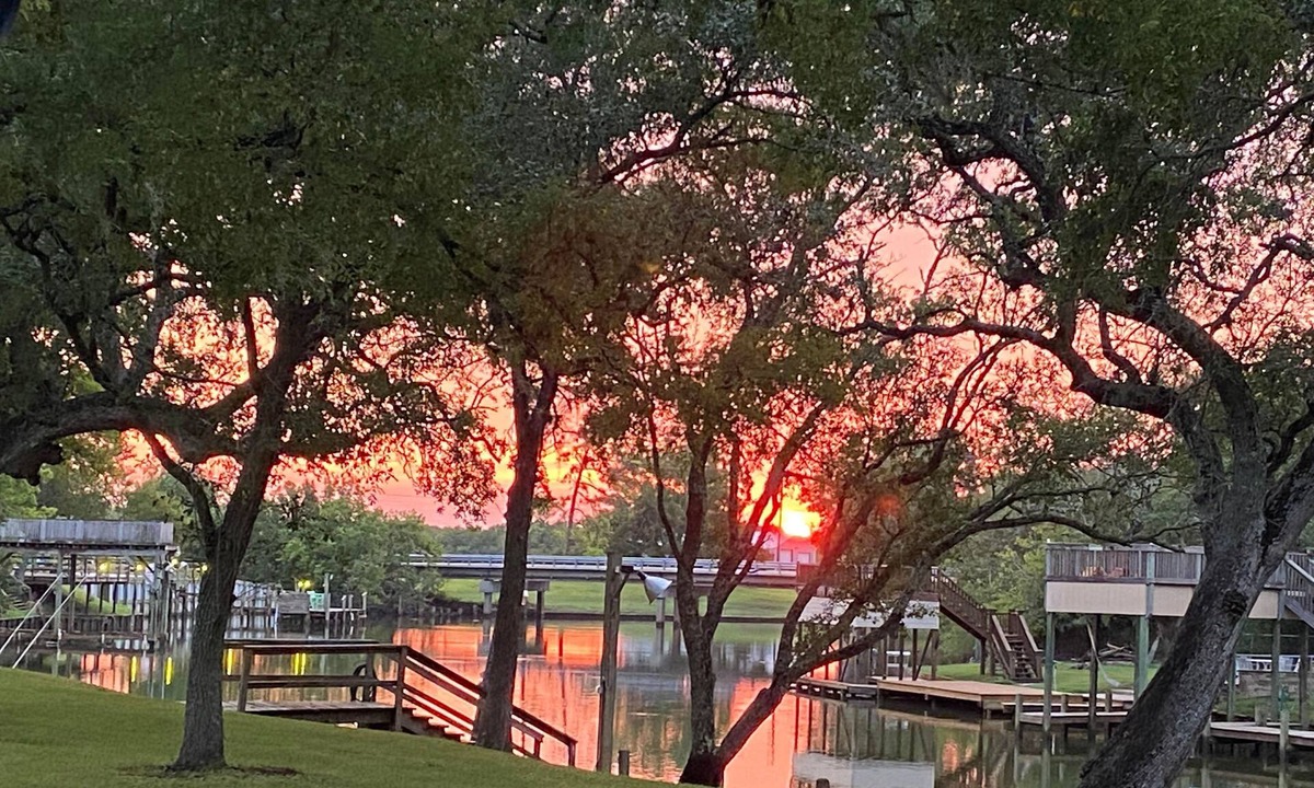 Cedar Lane House | Peace, luxury and fishing under 100 year old oaks