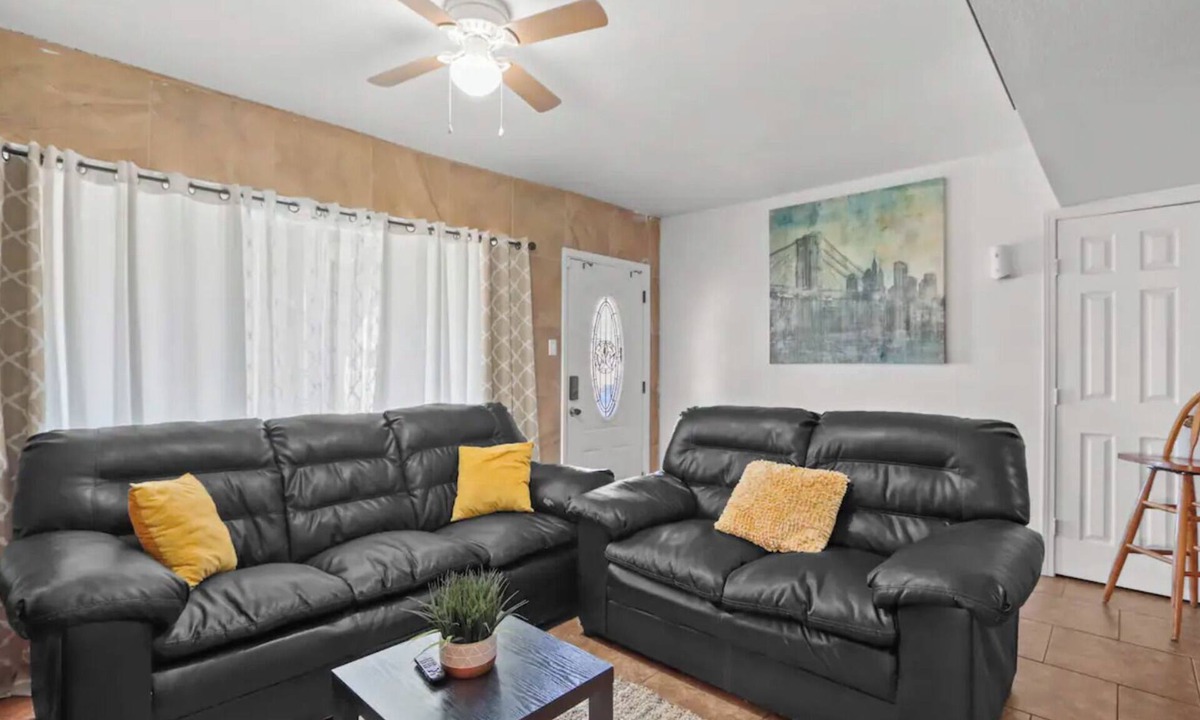 Northeast El Paso Apartment | Peaceful 3BR/1BA Home near DT and Hiking Serene