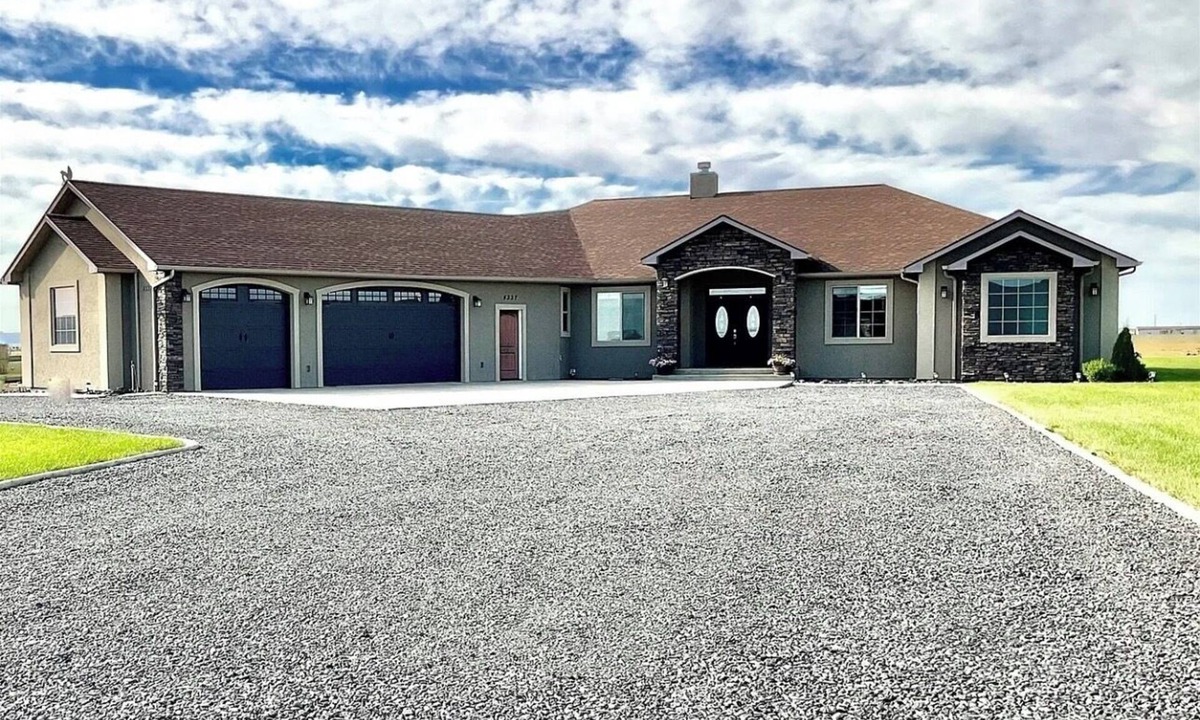 Stratford House | Peaceful 4-bedroom house near lake access with room for multiple boats.