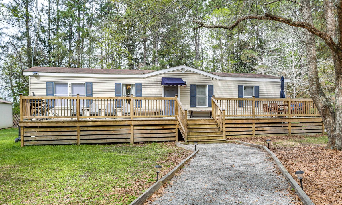 Covington House | Peaceful Louisiana Escape: Fire Pit + Yard!