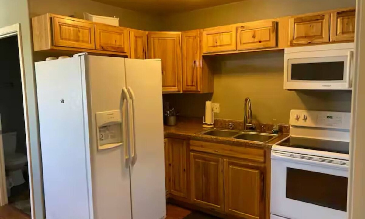 Casper Cabin | Peaceful Mountain View 2-bedroom Cabin