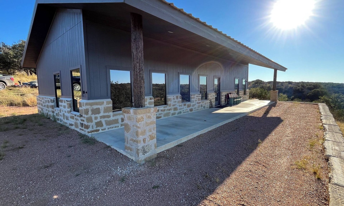 Mason House | Peaceful, remote cabin overlooking the Llano river. Perfect for couples!