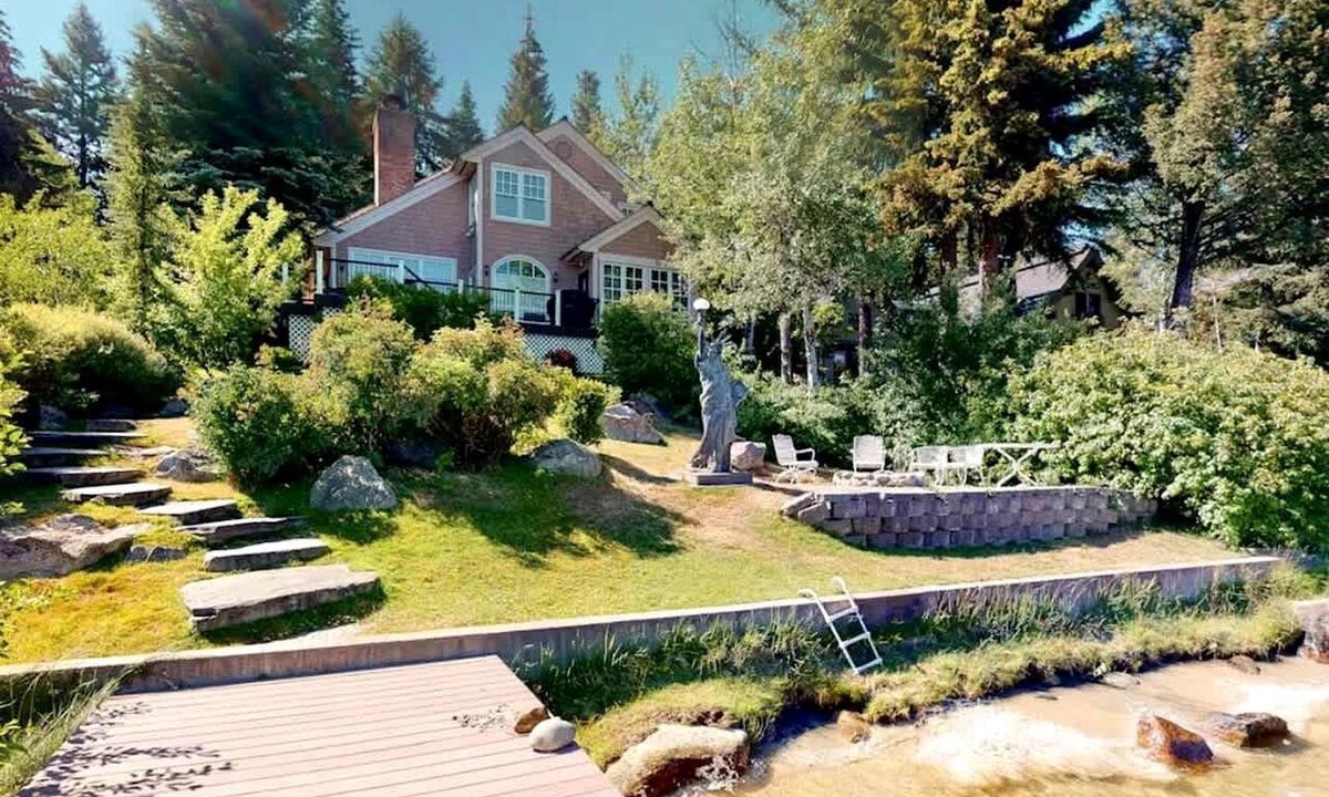 McCall House | Peaceful Waterfront Retreat with Fire Pit & Nature-Filled Surroundings in McCall, Idaho