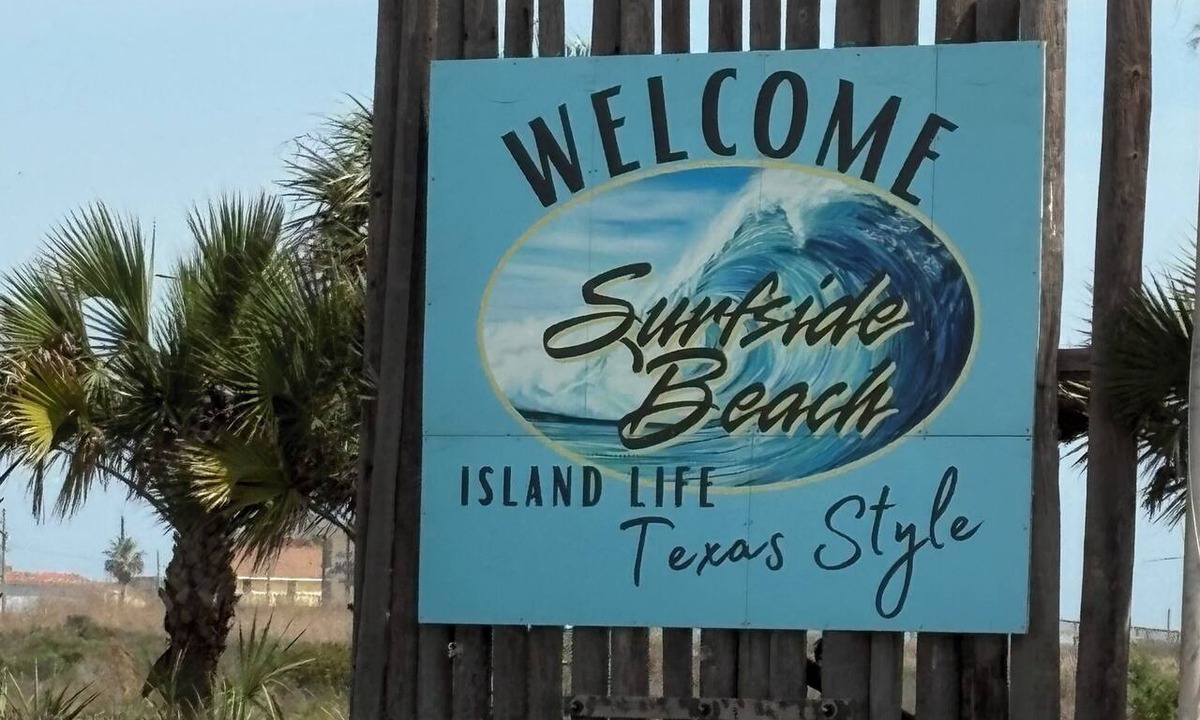 Surfside Beach House | Perfect 1-bedroom RV getaway located in Surfside Beach.