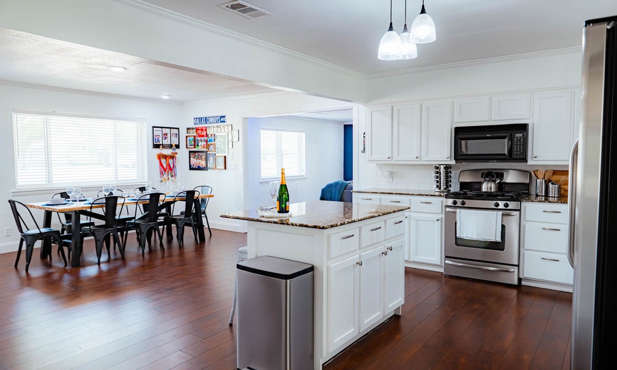 Cedar Hill House | Perfect for Families & Groups