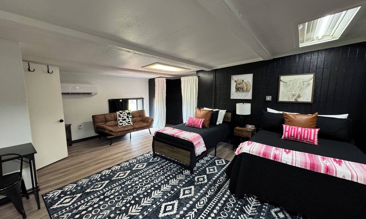 Guthrie Apartment | Perfect place to stay for events at the Lazy E