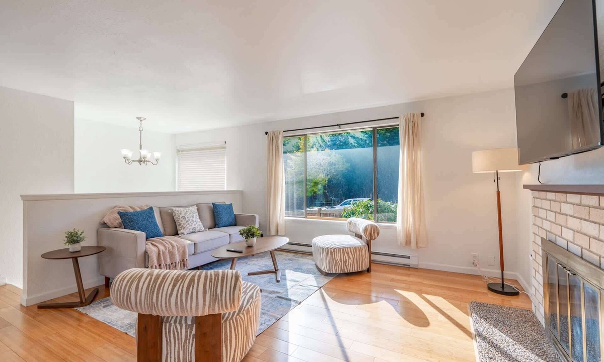 Greenwood House | Pet-friendly 4BR Seattle Retreat with Fenced Yard