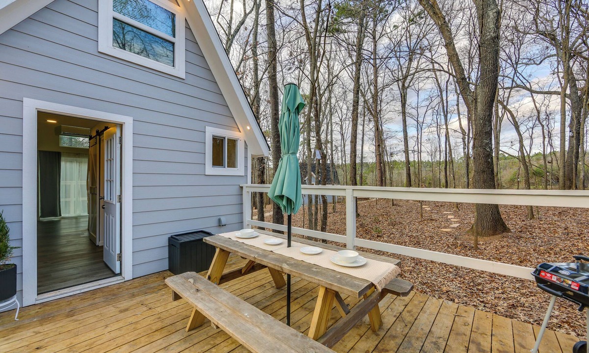 Wood County Apartment | Pet-Friendly Cabin w/Views: 8 Mi to Hawkins Beach