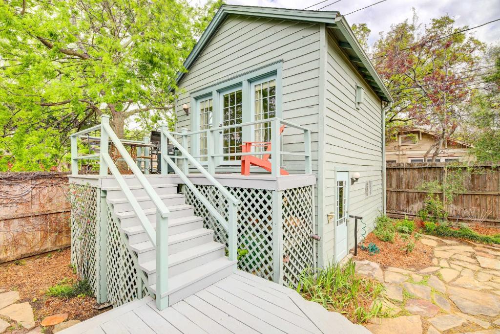 Woodland Heights Apartment | Pet-Friendly Garden Studio in Woodland Heights!