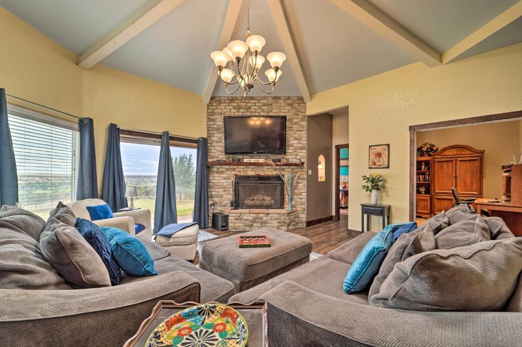 Ransom Canyon House | Pet-Friendly Home about 13 Mi to Dtwn Lubbock!