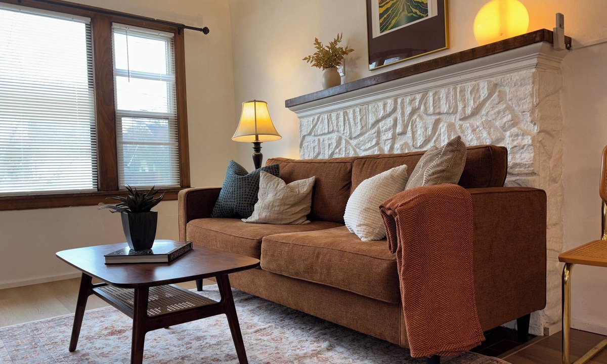 Bremerton Apartment | Pet-Friendly Mid-Century 2BR + Office Near PSNS, Ferry & Park-Fast WiFi