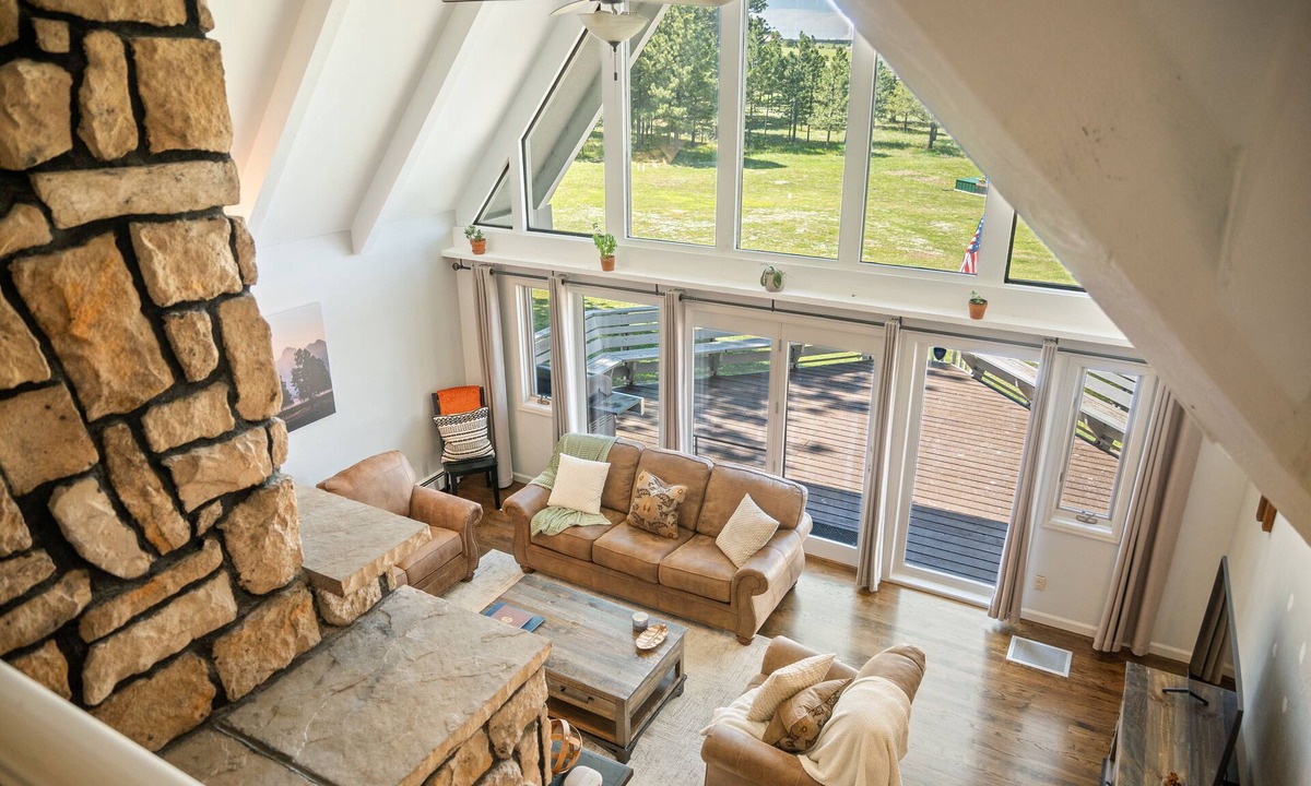 Larkspur House | Pikes Peak Views Sleeps 10 Hot Tub Wood Fireplace 5 Acre Retreat