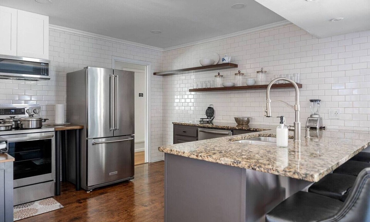 Oak Cliff Cottage | Play & Stay Dallas Home w/Gym + Gameroom + Wifi