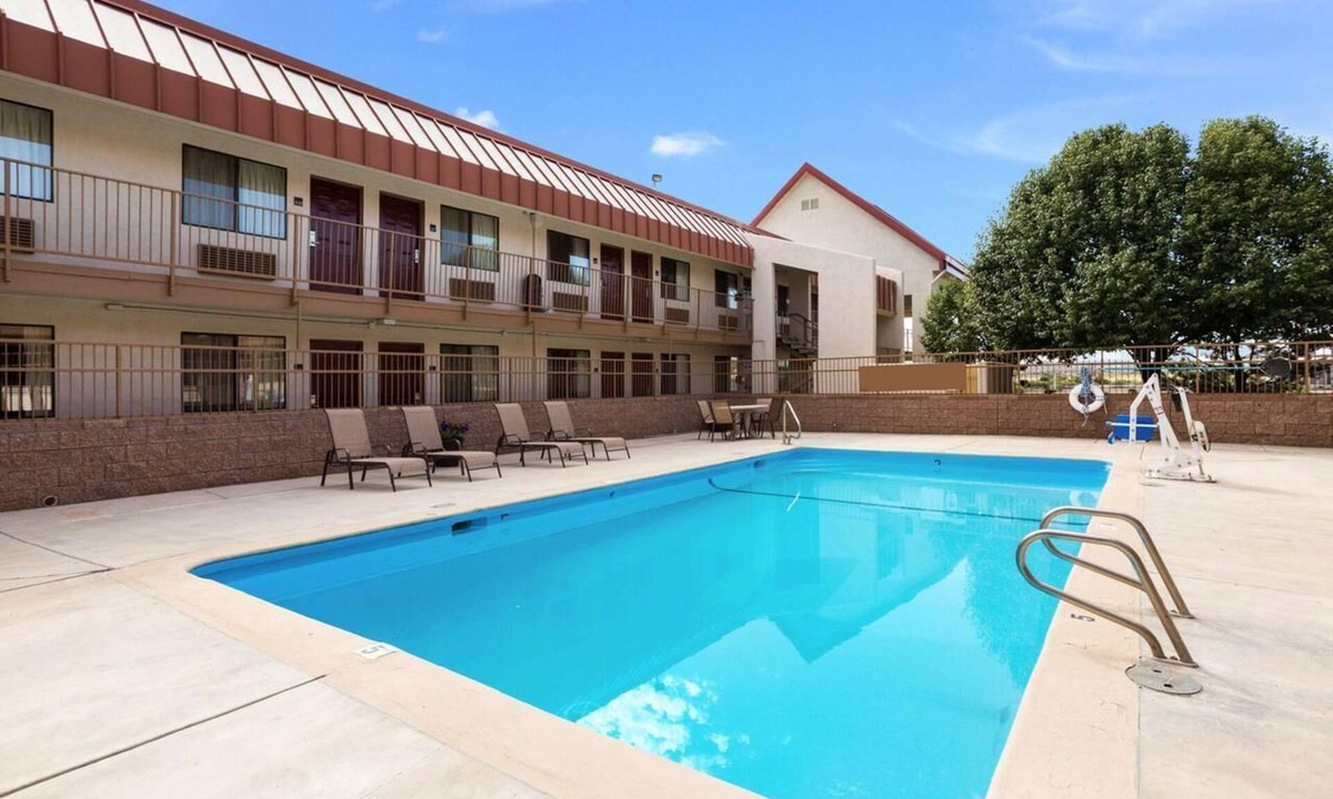 Allison Hotel | Pool & Gym Onsite with Breakfast | 7 mi to Gallup Museums & Arts