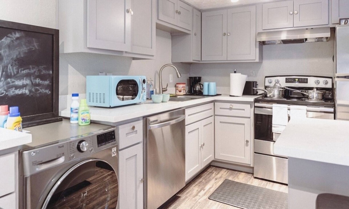 Woodland Heights Apartment | Premium styled 2BR apt with-in the Heights|Montrose