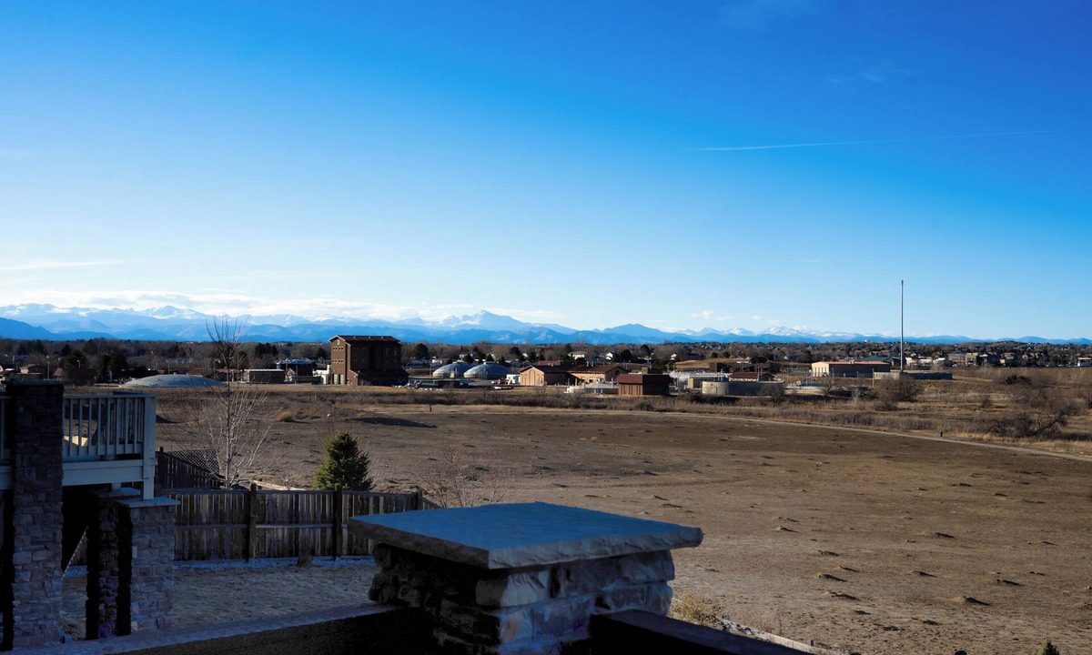 North Westminster House | Pristine Modern Basecamp + Views