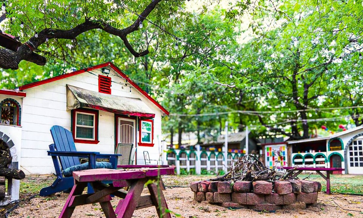 Fort Worth Apartment | Private Artist Retreat Near the Stockyards