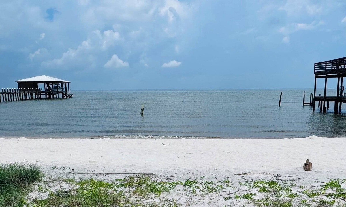 Dauphin Island House | Private Bay-Front Beach. Big August discount! Huge deck on water! Bring dogs.