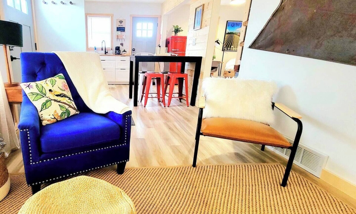 Des Moines House | Private, Dog Friendly, Comfortable Longer Stays Close to Iowa State Fairgrounds,