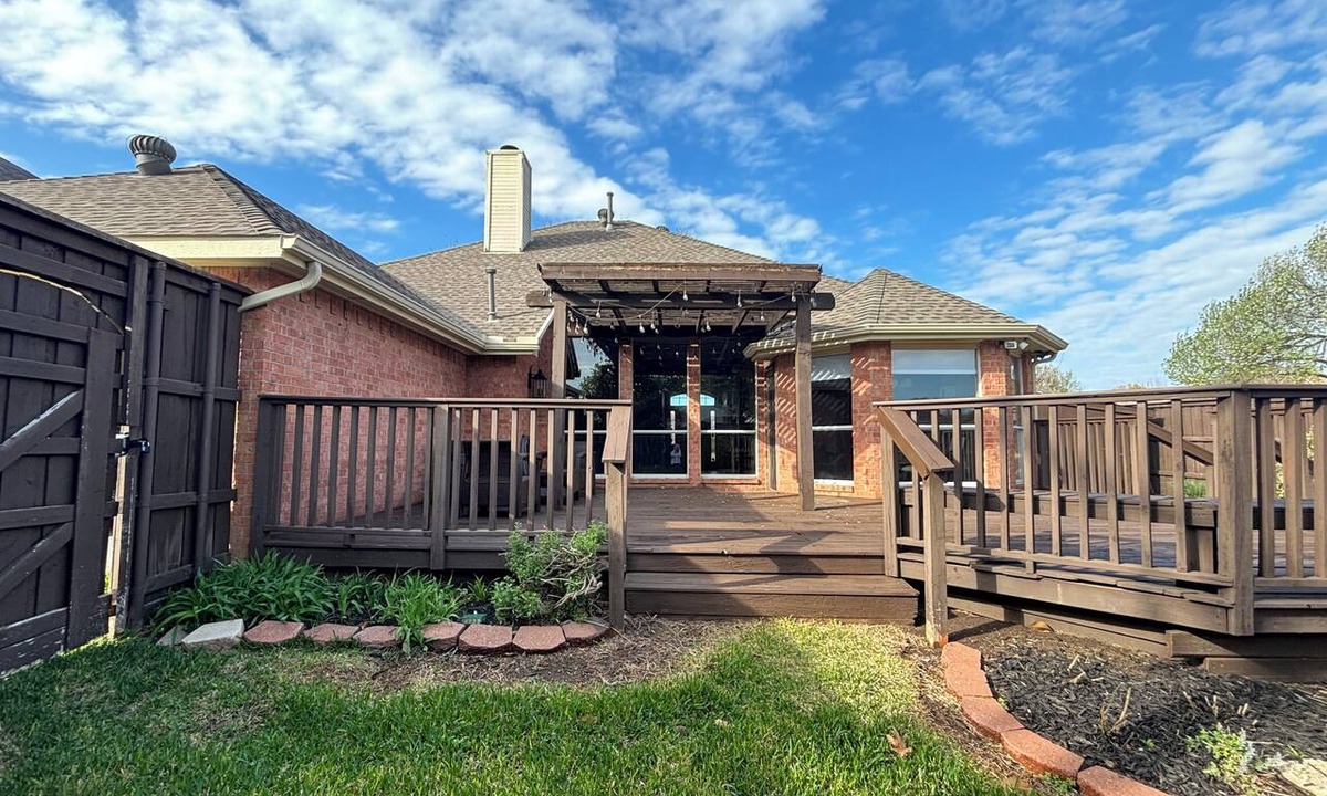Frisco House | Private Garden Retreat in Frisco TX - 3 bedroom and 2 full baths