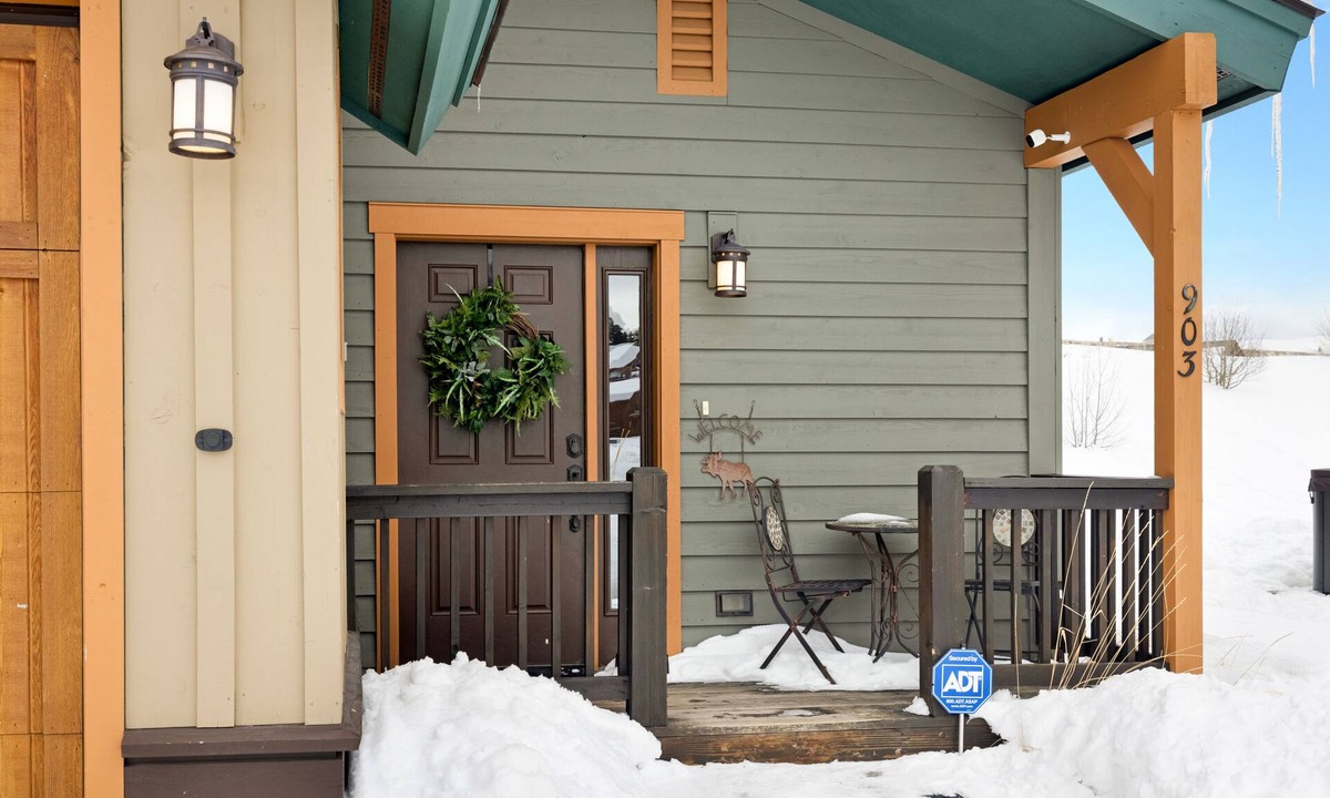 Tabernash House | PRIVATE hot tub, air hockey table + shuffle board table+ amazing views!