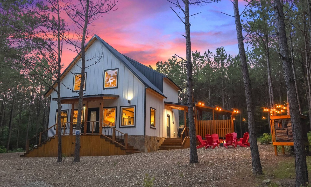 Pickens Cabin | Private Hot Tub + Outdoor Oasis + Split Floor Plan + Arcade + Family Friendly
