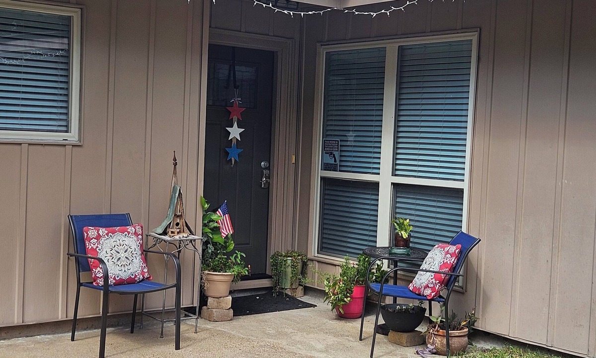 El Lago House | Private house, sleeps 8-10, close to Kemah Boardwalk, the Bay & Clear Lake