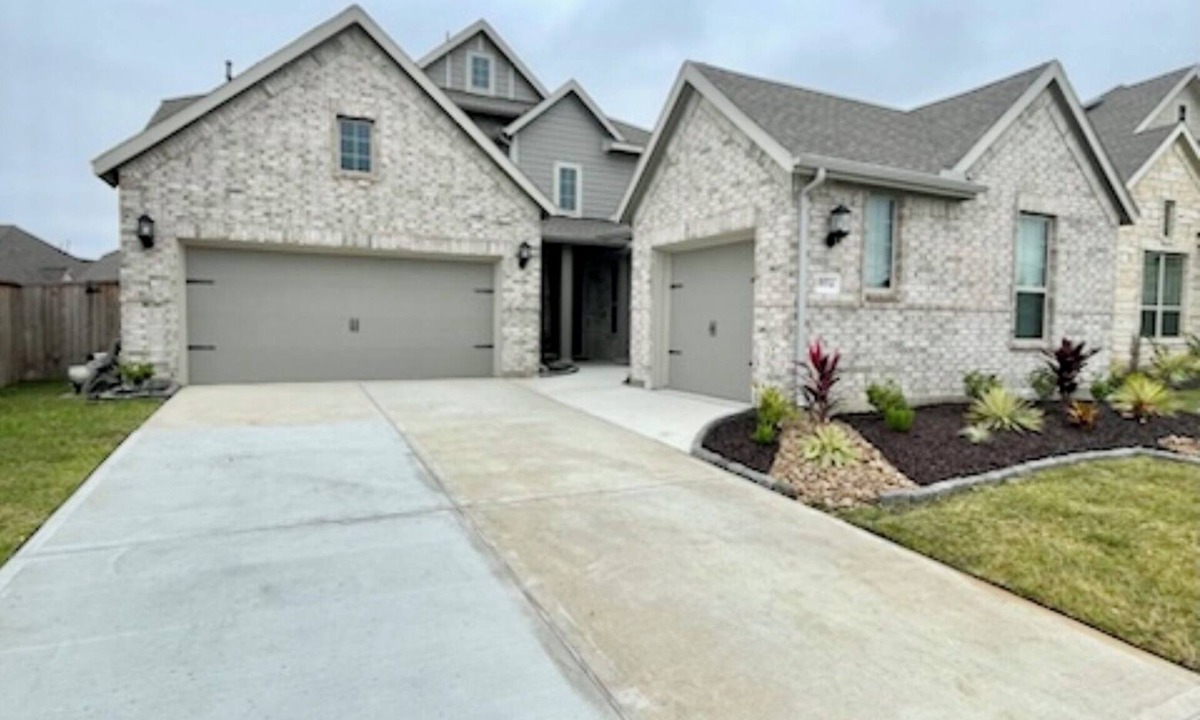 New Caney House | Private Next-Gen Suite Attached
