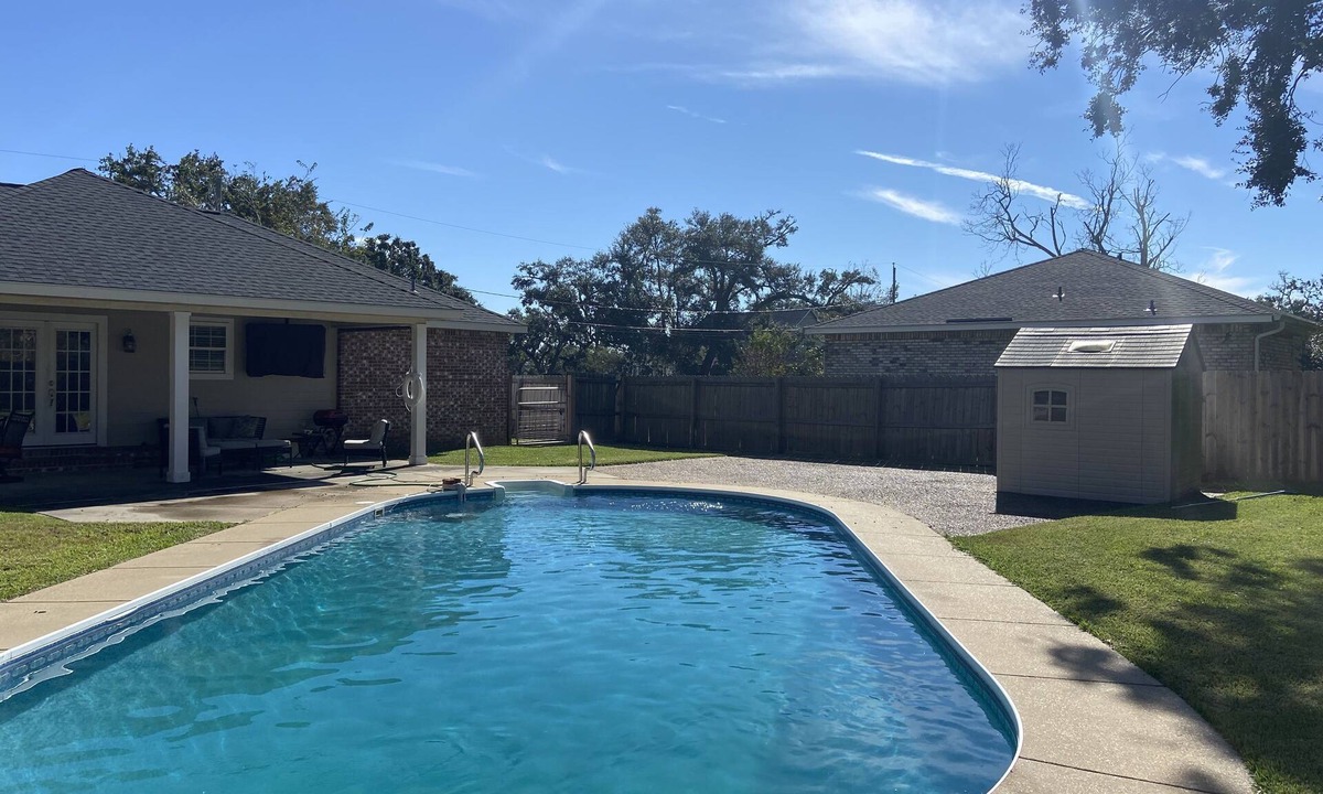Long Beach House | Private Pool & Hot Tub 2 blocks from Beach/Summer Fun!