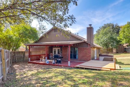 Live Oak House | Private Pool & Hot Tub: Dog-Friendly Live Oak Home