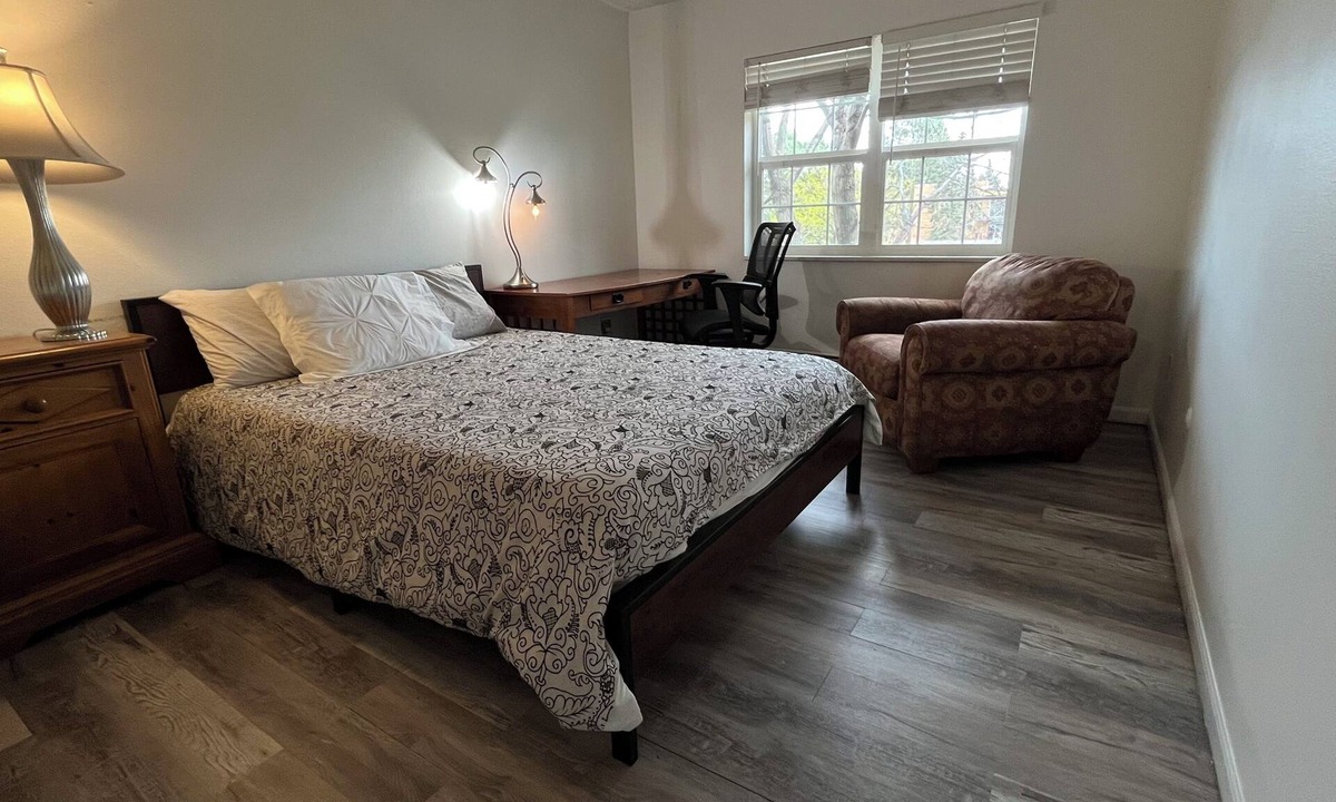 Goldsmith Apartment | Private room near everything in Denver!
