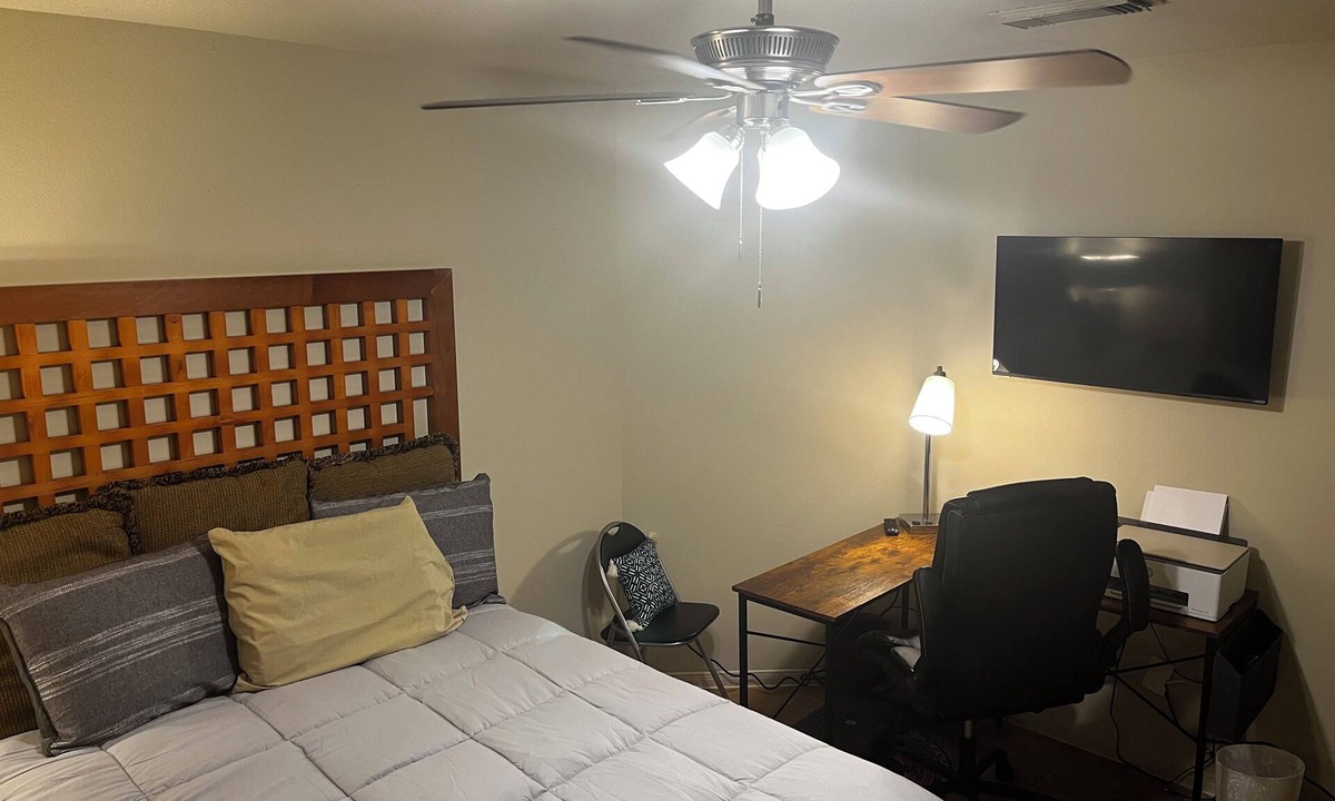 Channelview House | PRIVATE SPACIOUS AND COZY 3-bedroom house in charming Channelview relaxing stays
