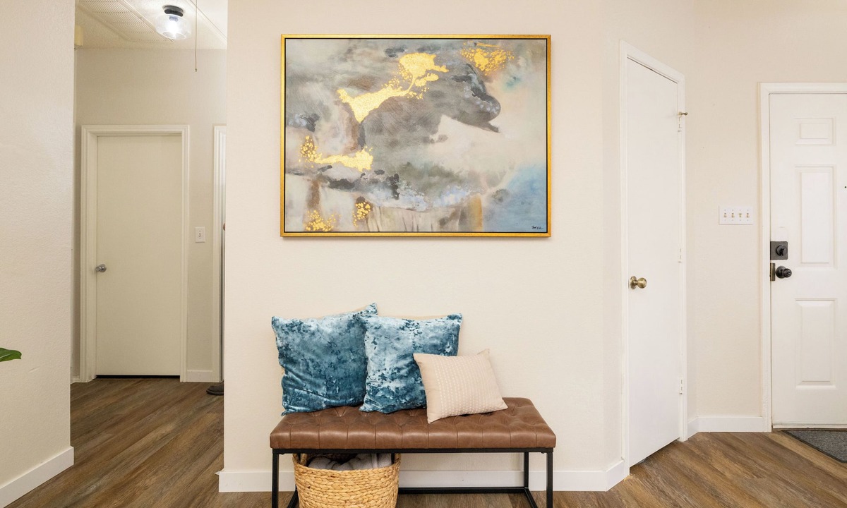Euless House | Private Stay - Near Airport, Shopping + Golf Club